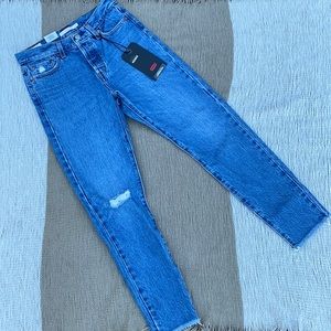 NWT Levis Wedgie Fit